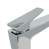 Monomando corto para lavabo Helvex Spiga